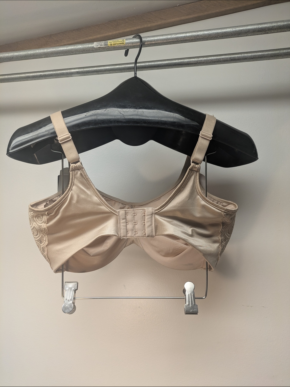 36G Bali Minimizer Underwire Bra, Minimize Up to 1.5" Beige Lace Accents - Picture 2 of 7